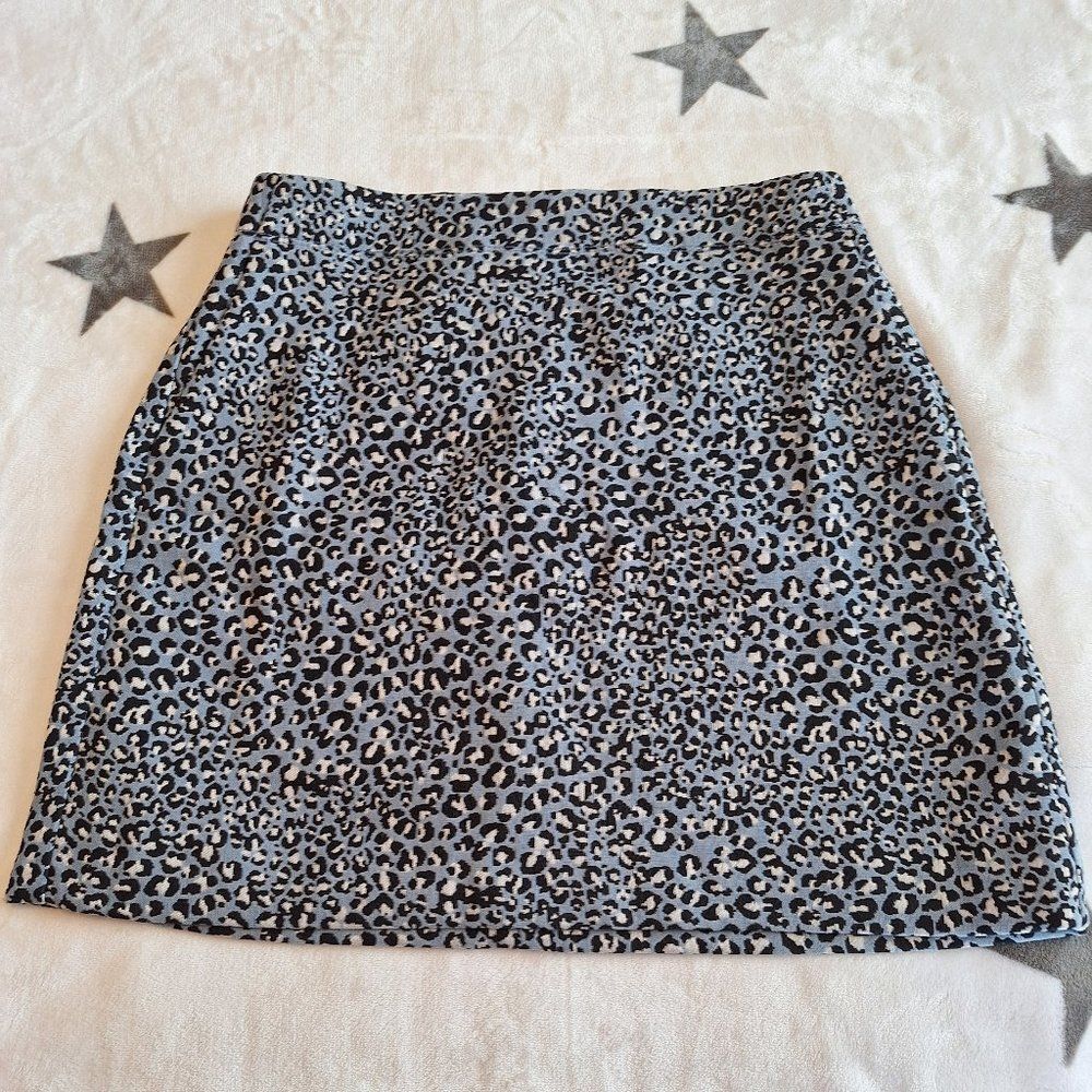 Ann Taylor Black White And Gray‎ Animal Print Pencil Skirt Size 6 Petite NWOT